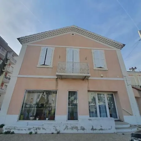La Maison Rose Sur Le Port Esterno foto