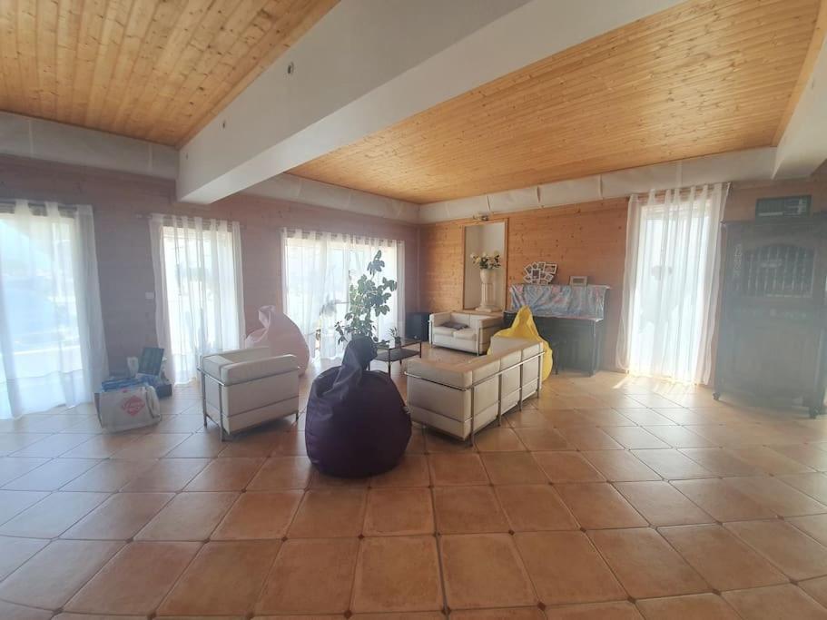 La Maison Rose Sur Le *