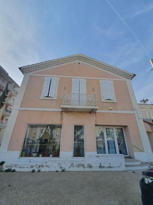 La Maison Rose Sur Le * Port-Saint-Louis-du-Rhone