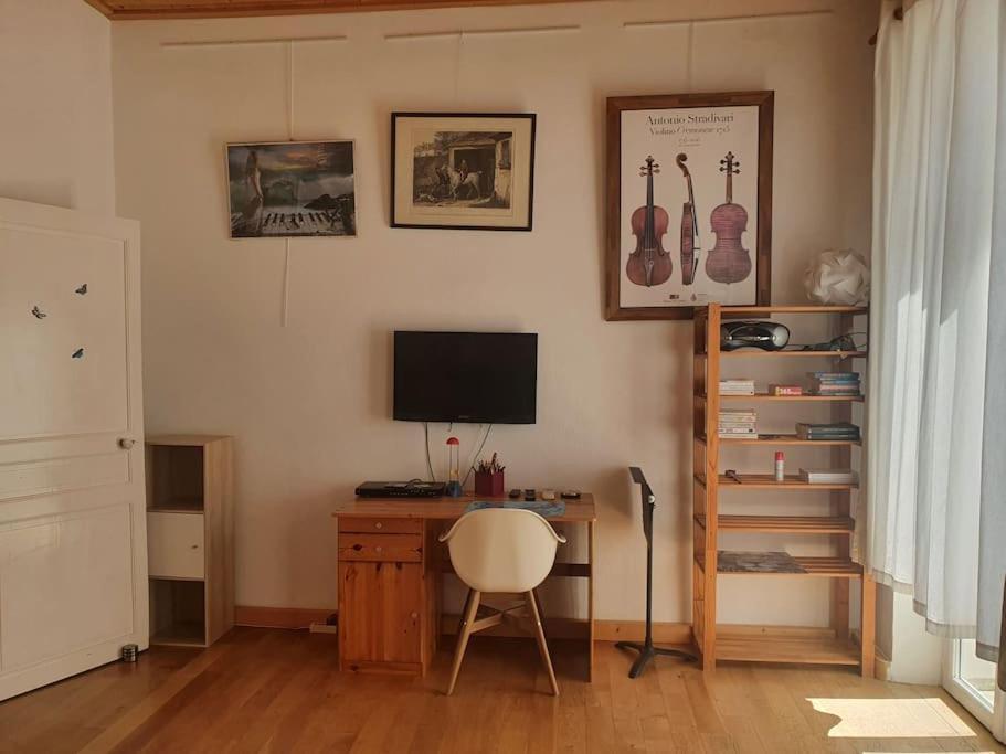 La Maison Rose Sur Le